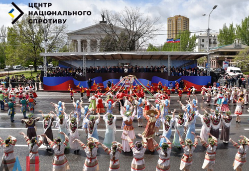 Росіяни звезли європейців до окупованого Донецька й Маріуполя для пропагандистського престуру